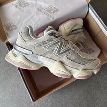 Carregar imagem no visualizador da galeria, Tênis New Balance 9060 Danone Couro Legítimo
