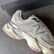 Carregar imagem no visualizador da galeria, Tênis New Balance 9060 Danone Couro Legítimo