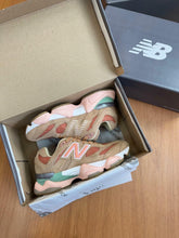 Carregar imagem no visualizador da galeria, Tênis New Balance 9060 Sea Salt Colorway Couro Legítimo