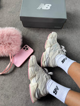 Carregar imagem no visualizador da galeria, Tênis New Balance 9060 Danone Couro Legítimo