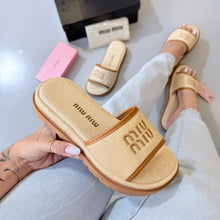 Carregar imagem no visualizador da galeria, Slide Sumer Miu Miu Bege Elegancy