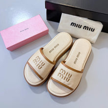 Carregar imagem no visualizador da galeria, Slide Sumer Miu Miu Bege Elegancy