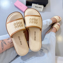 Carregar imagem no visualizador da galeria, Slide Sumer Miu Miu Bege Elegancy
