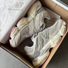 Carregar imagem no visualizador da galeria, Tênis New Balance 9060 Danone Couro Legítimo
