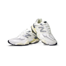 Carregar imagem no visualizador da galeria, Tênis New Balance 9060 Sea Salt Branco Couro Legítimo
