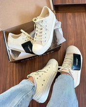 Carregar imagem no visualizador da galeria, Tênis A.Star Plataforma Areia Renda Premium
