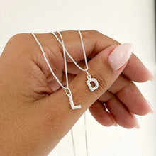 Carregar imagem no visualizador da galeria, Colar Letra Inicial Cravejada Banhado à Prata 925 e Ouro 18K
