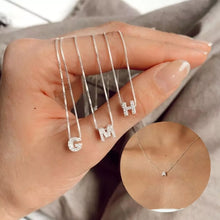 Carregar imagem no visualizador da galeria, Colar Letra Inicial Cravejada Banhado à Prata 925 e Ouro 18K
